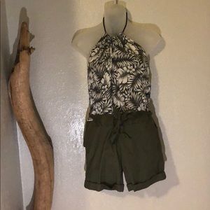 Laveer green & white romper xs